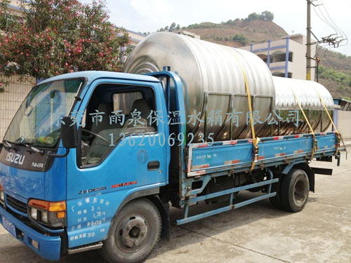5噸臥鋼在車上